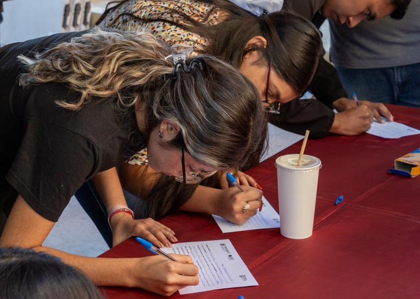 ACERCA STPS EN FERIA DE EMPLEO 3 MIL VACANTES PARA JÓVENES DE BC