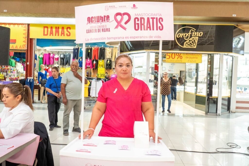 CONTINÚA MÓDULO ROSA EN PLAZA CACHANILLA PARA DETECCIÓN OPORTUNA DE CÁNCER DE MAMA: SECRETARÍA DE SALUD