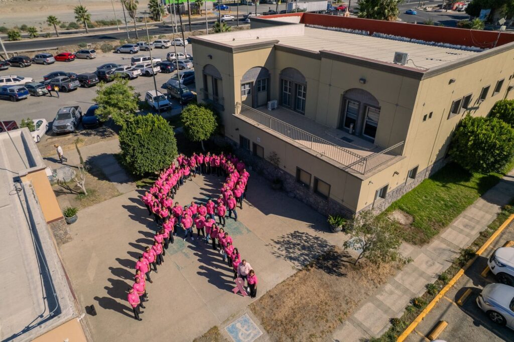 SE SUMA PERSONAL DE CESPTE A LA CAMPAÑA CONTRA EL CÁNCER DE MAMA