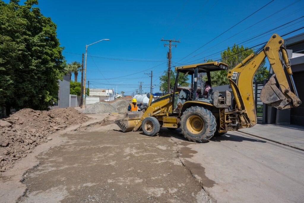 TRABAJA CESPM EN LA REPOSICIÓN DE LÍNEAS DE ALCANTARILLADO Y DRENAJE PLUVIAL EN LA COLONIA CUAUHTÉMOC