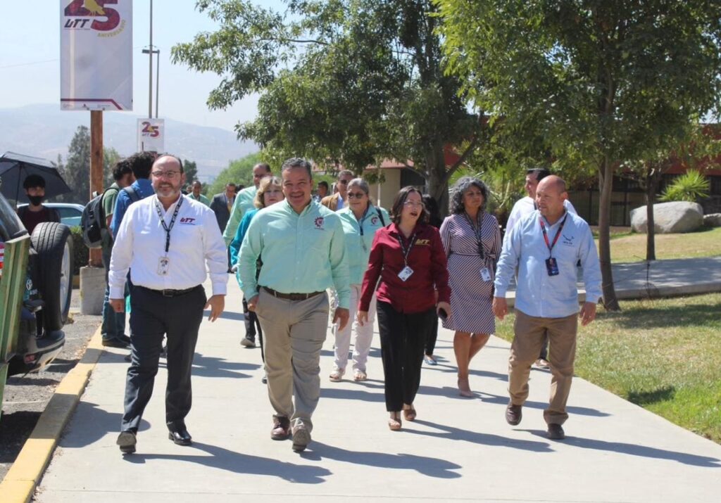 VISITAN LA UTT DIRECTORES DE PREPARATORIAS DE DGETI DE TODO EL ESTADO