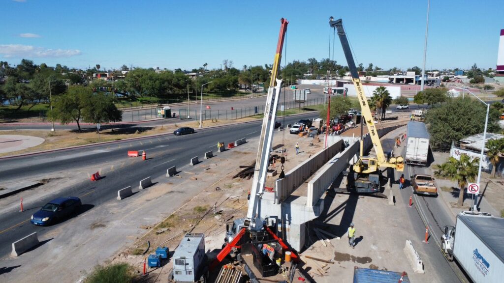 INSTALA SIDURT LAS PRIMERAS VIGAS DEL PUENTE VIAL EN RÍO NUEVO Y EJE CENTRAL