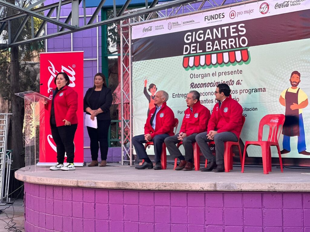 OTORGAN SECRETARÍA DE ECONOMÍA Y COCA COLA MIL CERTIFICADOS DE CAPACITACIÓN A MUJERES TRABAJADORAS