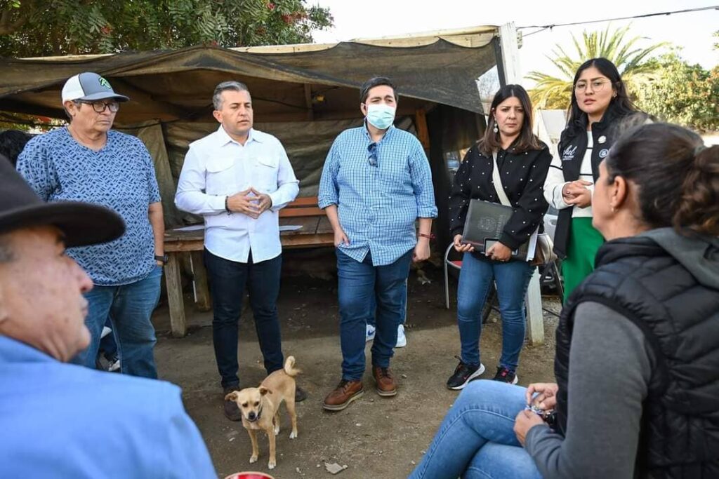 REALIZA SECRETARIO DEL AGUA GIRA Y ESCUCHA PETICIONES DE LA CIUDADANÍA ENSENADENSE