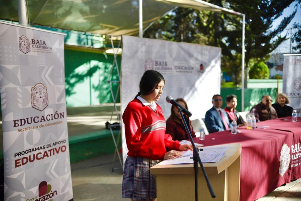 ARRANCA SECRETARÍA DE EDUCACIÓN BC CON LA ENTREGA DE APOYOS EDUCATIVOS