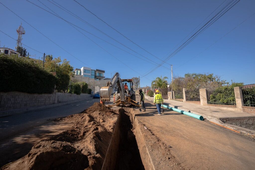 AVANZA CESPTE TRABAJOS DE REPOSICIÓN DE RED DE ALCANTARILLADO SANITARIO EN COLONIA BENITO JUÁREZ