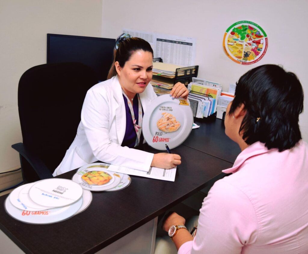 LLAMA HOSPITAL MATERNO INFANTIL DE MEXICALI A MUJERES CUIDAR SU ALIMENTACIÓN DURANTE FESTEJOS DECEMBRINOS