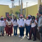 LLEVAN ESTUDIANTES DE CONALEP ENSENADA DONATIVOS A PERSONAS MAYORES DE CASA HOGAR