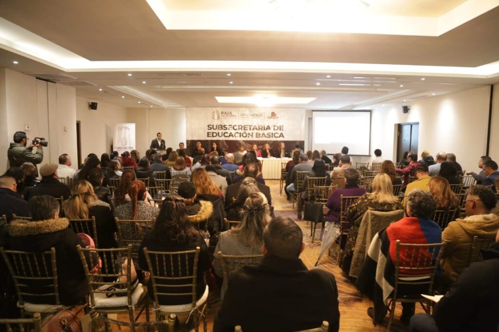 IMPARTEN CAPACITACIÓN PREVIA A LA CUARTA SESIÓN ORDINARIA DE CONSEJO TÉCNICO ESCOLAR Y TALLER INTENSIVO DE FORMACIÓN CONTINUA PARA DOCENTES