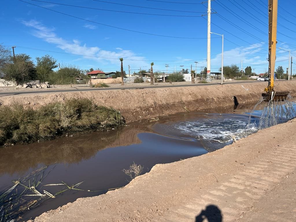 INTENSIFICA CESPM TRABAJOS DE MANTENIMIENTO EN DRENES PLUVIALES DE MEXICALI