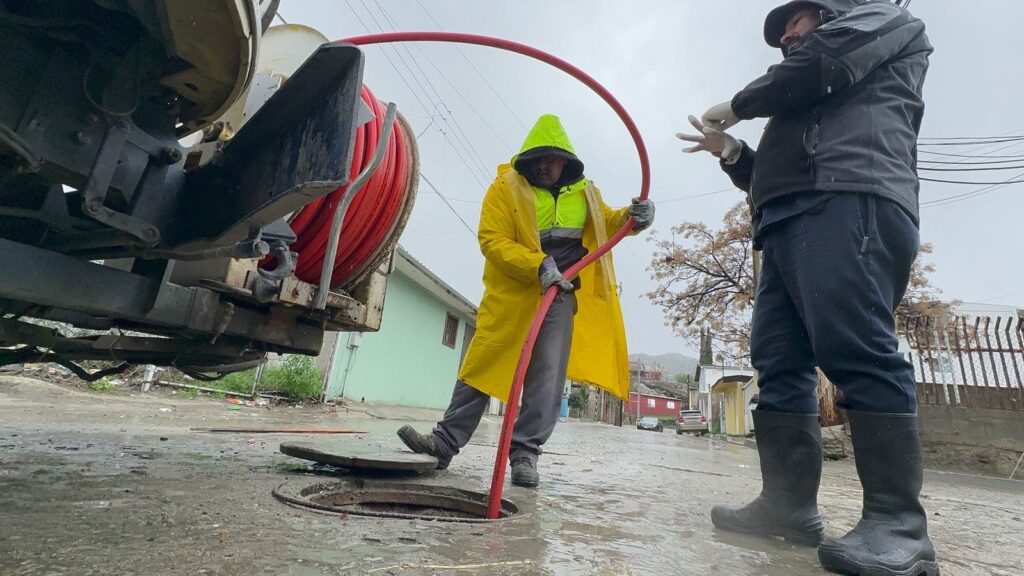 ATIENDE CESPTE MÁS DE 15 REPORTES DURANTE LLUVIAS RELACIONADOS CON AGUA POTABLE Y ALCANTARILLADO SANITARIO