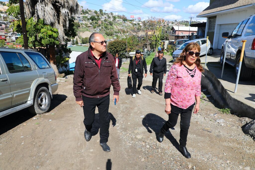 ATIENDE CESPT A RESIDENTES DE LA CALLE TOMAS ESTÉVEZ DE LA COLONIA DEL RÍO