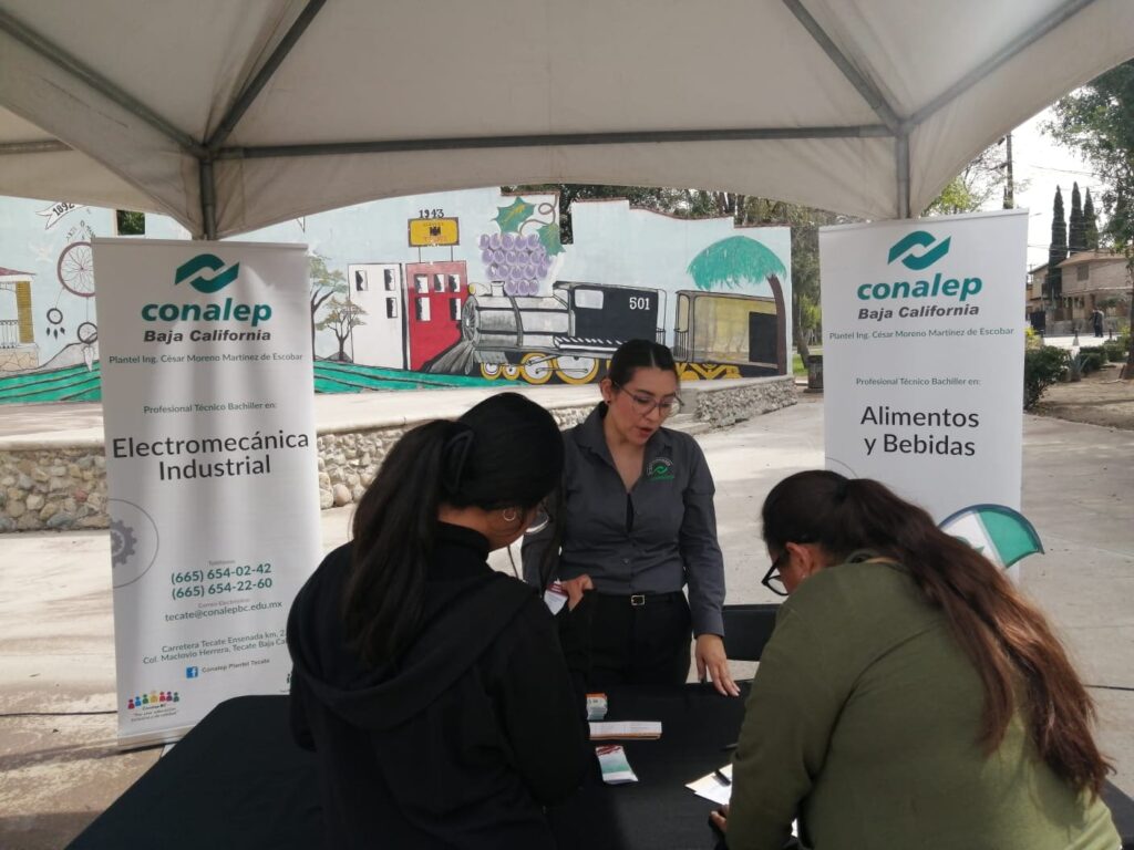 PARTICIPAN MÁS DE MIL 800 ESTUDIANTES DE SECUNDARIA EN LA “EXPO PREPAS”: SECRETARÍA DE EDUCACIÓN