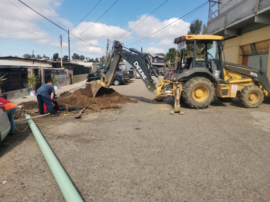 REALIZA CESPT TRABAJOS DE MANTENIMIENTO CORRECTIVO EN COLONIAS DE TIJUANA