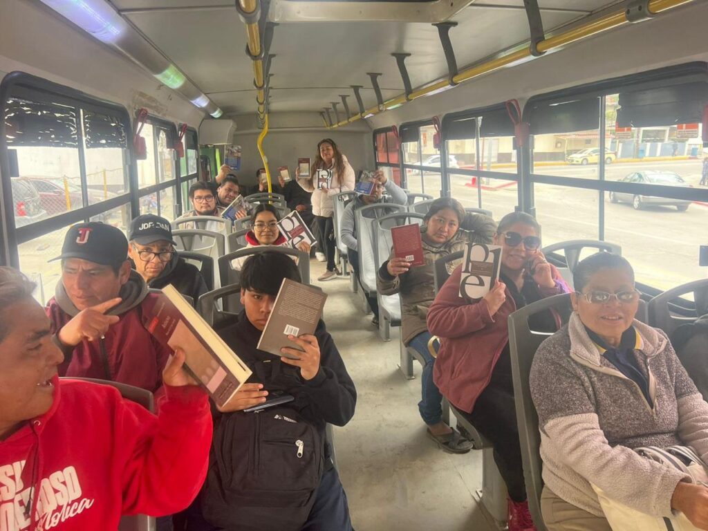 REALIZA SECRETARÍA DE CULTURA JORNADA DE DONACIÓN MASIVA DE LIBROS EN TRANSPORTE PÚBLICO