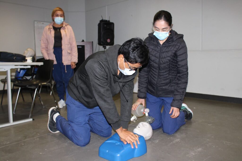 RECIBEN CURSO DE REANIMACIÓN CARDIO PULMONAR PASANTES DE SERVICIO SOCIAL DE NUEVO INGRESO DE LA JURISDICCIÓN DE SALUD DE TIJUANA