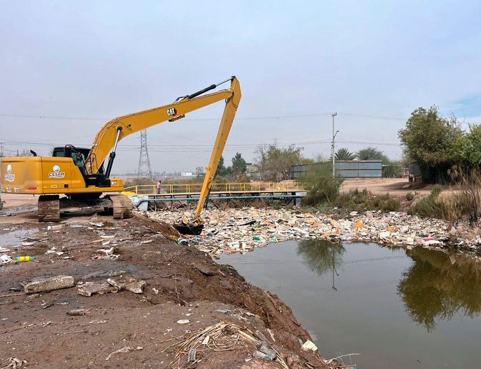 TRABAJA CESPM EN LIMPIEZA DE SISTEMAS DE DRENAJE SANITARIO Y PLUVIAL DE MEXICALI