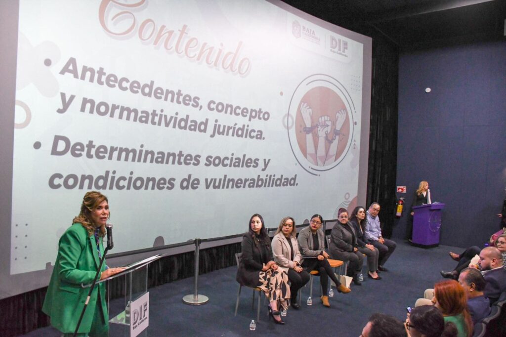 RECIBE PERSONAL DE DIF BC ACTUALIZACIÓN DEL TEMA “TRATA DE PERSONAS, FENÓMENO SOCIAL COMPLEJO EN EL MODELO NEOLIBERAL”