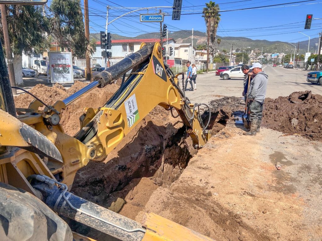 REEMPLAZA CESPE COLECTOR DE AGUAS RESIDUALES EN REFORMA Y ALISOS