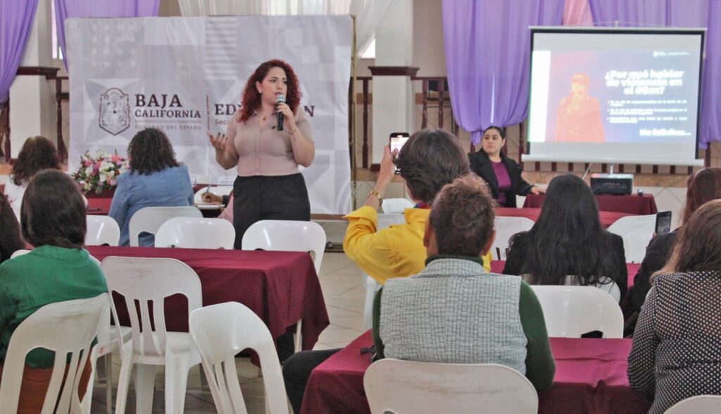 CONCIENTIZA SECRETARÍA DE EDUCACIÓN A DOCENTES DE ENSENADA ACERCA DE LA LUCHA DE LAS MUJERES POR EL RECONOCIMIENTO DE SUS DERECHOS