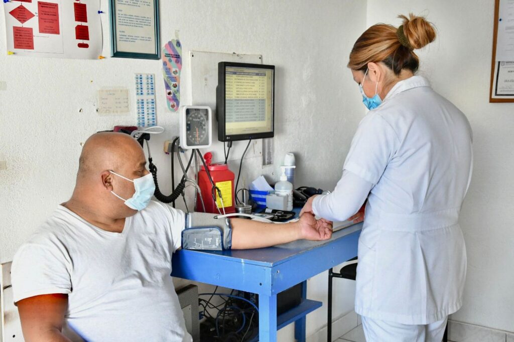 APOYA ISSSTECALI A PACIENTES CON PADECIMIENTOS METABÓLICOS EN ROSARITO