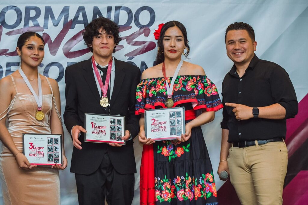 CELEBRA CECYTE BC CONCURSO ESTATAL DE CANTO