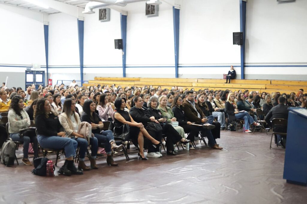 COMPARTEN 300 DOCENTES METODOLOGÍAS Y ESTRATEGIAS EN ENCUENTRO ORGANIZADO POR LA SECRETARÍA DE EDUCACIÓN