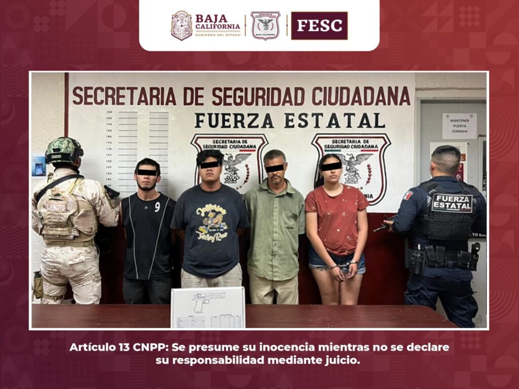 FUERZA ESTATAL Y SEDENA DETIENEN A TRES HOMBRES Y UNA MUJER, ASEGURANDO UN ARMA DE FUEGO