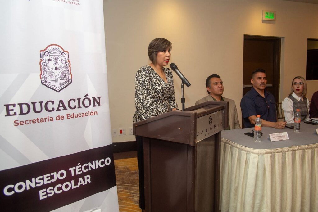 IMPARTEN CAPACITACIÓN DIRIGIDA A COMUNIDAD PROFESIONAL DEL APRENDIZAJE ESTATAL