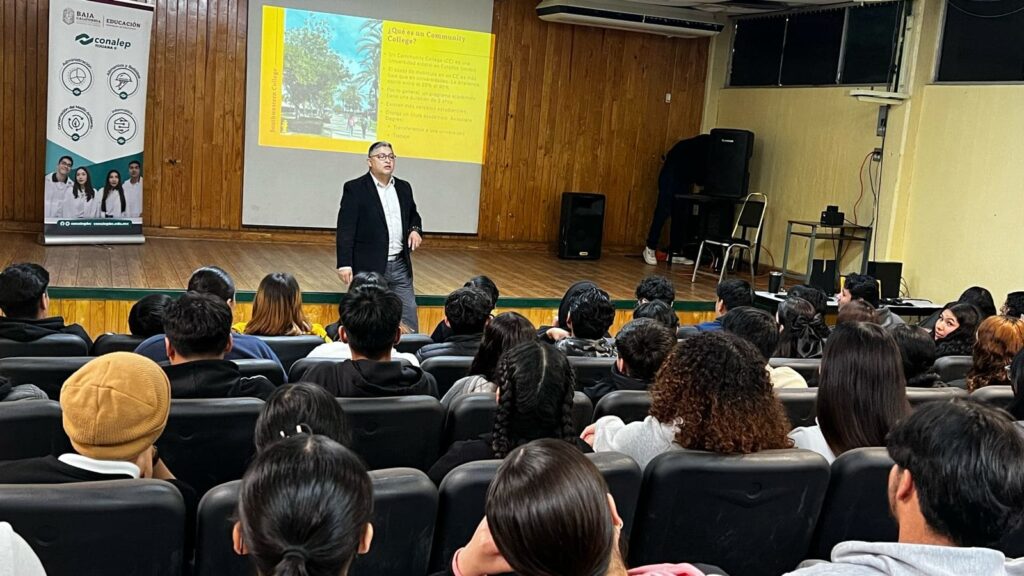 INVITAN A ESTUDIANTES DE CONALEP A CONTINUAR SUS ESTUDIOS SUPERIORES EN CALIFORNIA