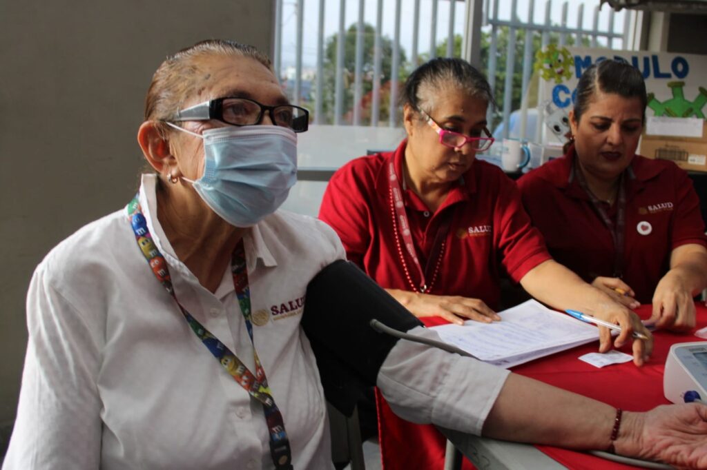 INVITAN A PERSONAS MAYORES A BENEFICIARSE DEL PROGRAMA DE CIRUGÍA DE CATARATAS