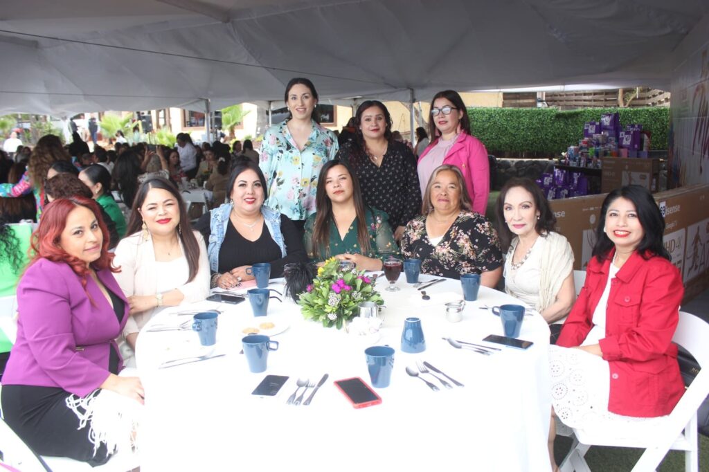 OFRECE GOBIERNO DEL ESTADO TRADICIONAL DESAYUNO A LAS MADRES TRABAJADORAS DE ENSENADA Y SAN QUINTÍN