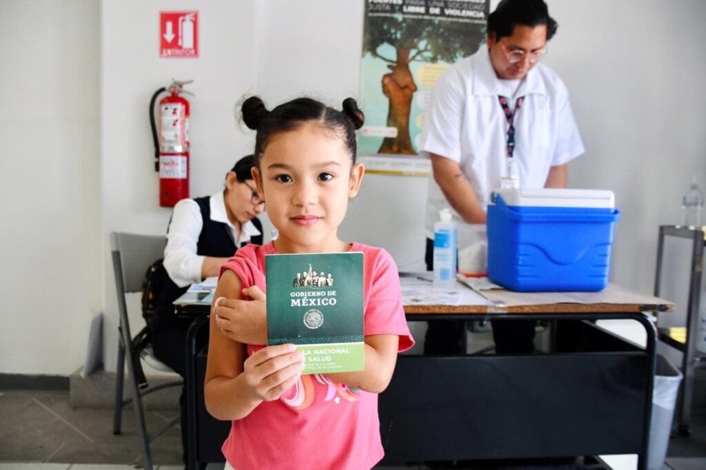 APLICA BAJA CALIFORNIA VACUNACIÓN PARA TODAS LAS EDADES EN UNIDADES DEL SECTOR SALUD