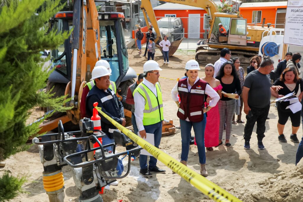 UPERVISA GOBERNADORA MARINA DEL PILAR AVANCE DE OBRA PARA LLEVAR AGUA POTABLE EN COLONIA EL MONTE