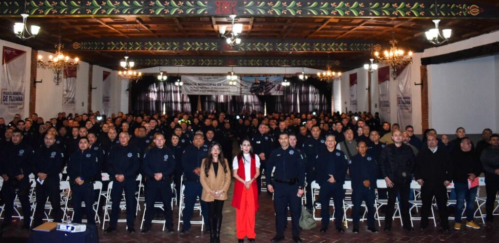 CAPACITA GOBIERNO DE #BC EN DERECHOS HUMANOS PERSPECTIVA DE GÉNERO A POLICÍAS DE TIJUANA ✍🏼👮🏻‍♀️🚓