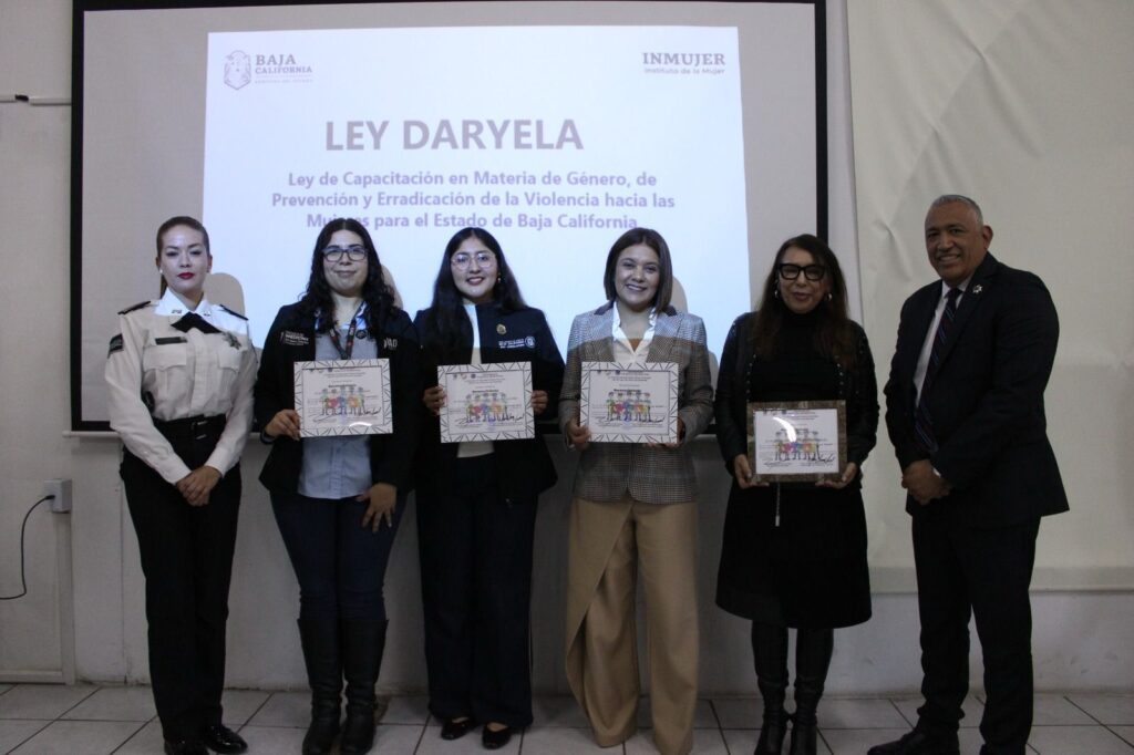 ARRANCA INMUJER BC CAPACITACIONES A ELEMENTOS DE SEGURIDAD PÚBLICA DE ENSENADA SOBRE LEY DARYELA