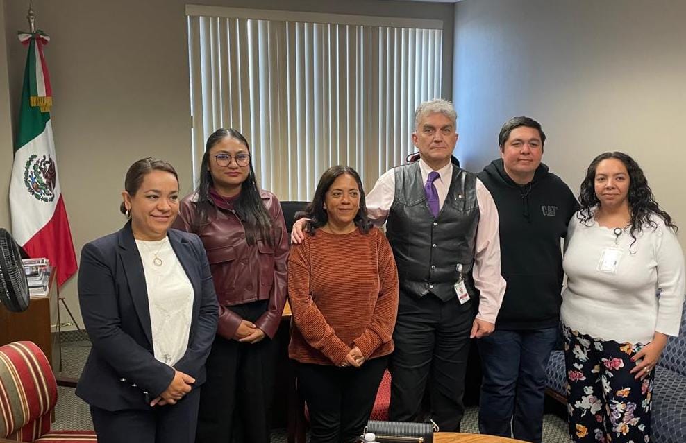 Armando Samaniego dialoga sobre atención consular en Calexico